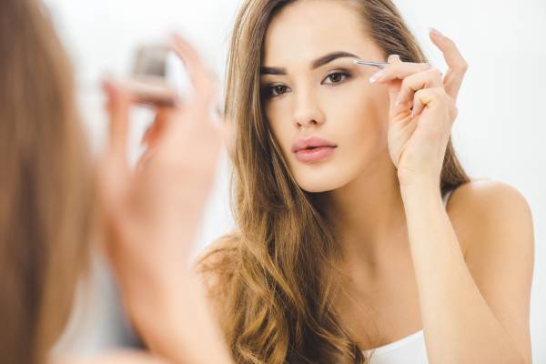  jak-dobrze-wyregulowac-brwi