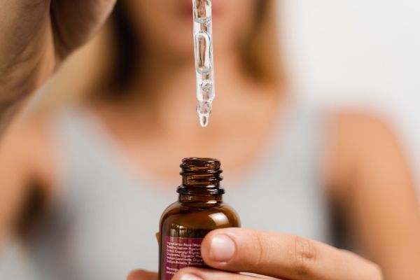 najskuteczniejsze-serum-pod-oczy