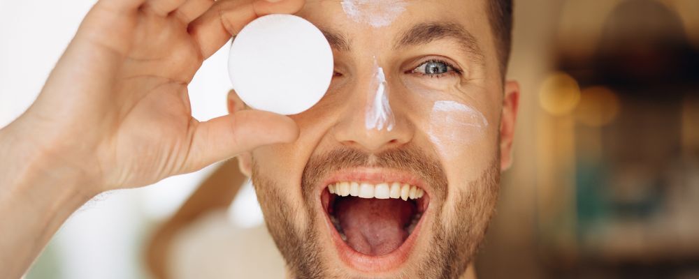 Pielęgnacja twarzy mężczyzny – jak dbać o cerę?