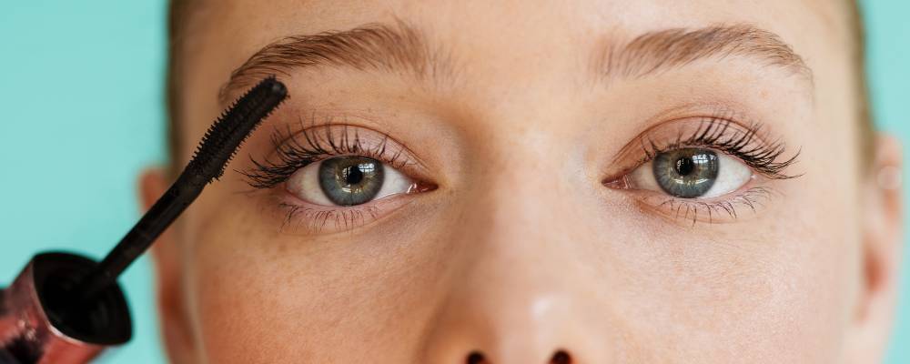 Jak podkręcić rzęsy bez zalotki? Podpowiadamy!