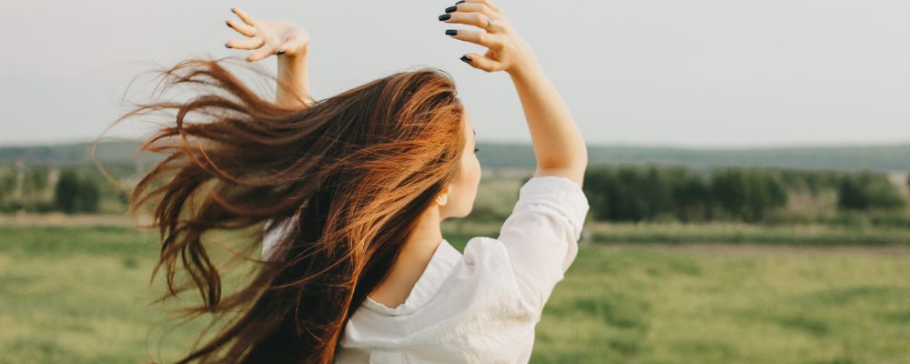 Niskoporowate włosy – co to znaczy? Charakterystyka i pielęgnacja