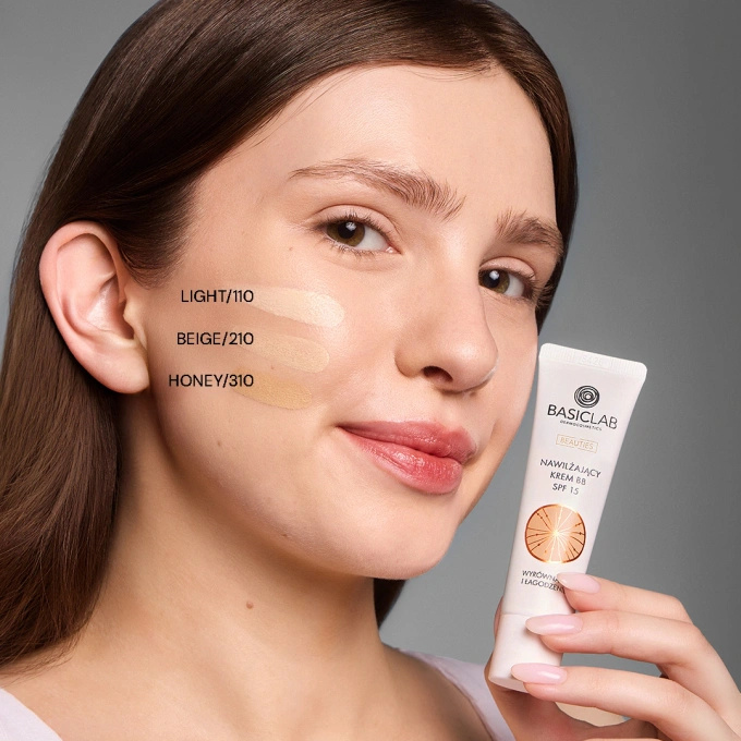 BasicLab Nawilżający krem BB SPF 15 – 110 Light, 33 ml