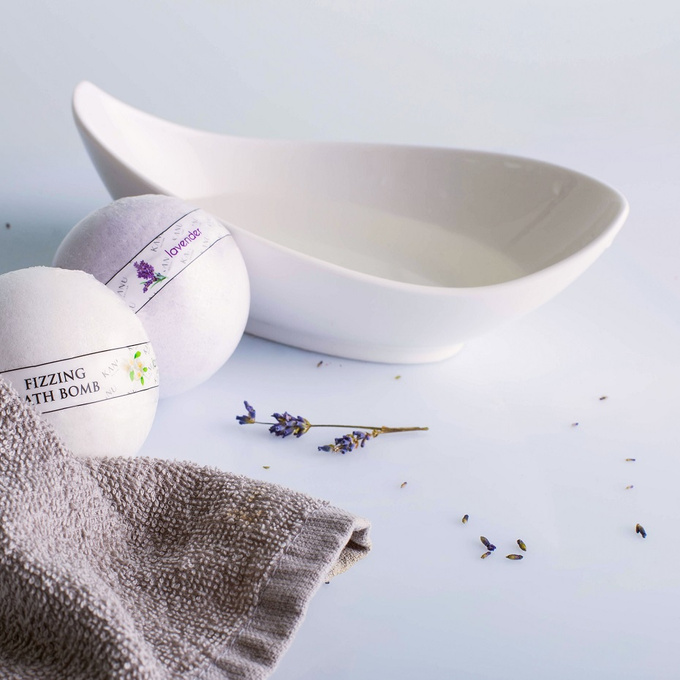 Kanu Nature Musująca kula do kąpieli Lawendowa, 160 g