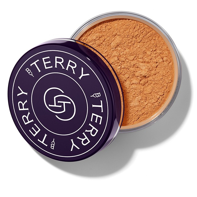 By Terry Puder nawilżający Hyaluronic Hydra-Powder Tinted Veil N400. Medium