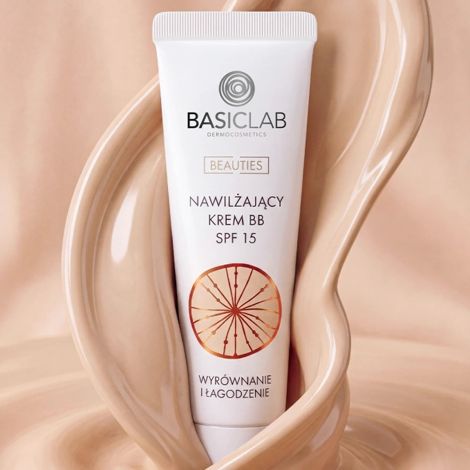 BasicLab Nawilżający krem BB SPF 15 – 110 Light, 33 ml