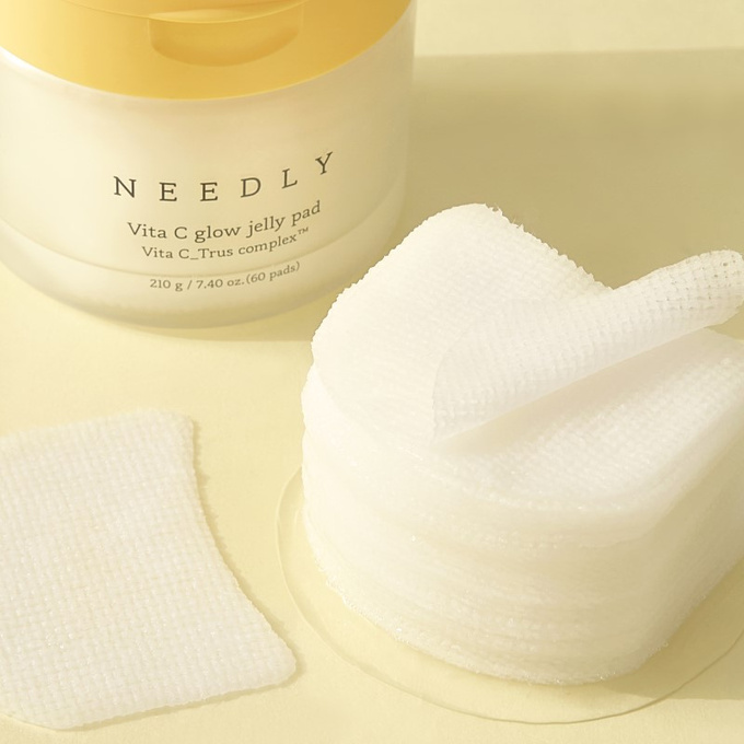 Needly Vita C Glow Jelly Pad, rozświetlające płatki żelowe z witaminą C, 60 szt.