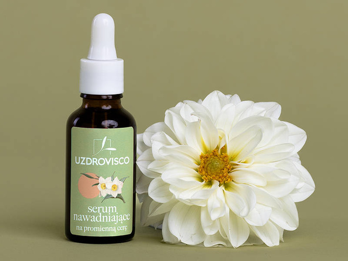 UZDROVISCO Bezolejowe serum nawadniające na promienną cerę, niezapychające 30 ml