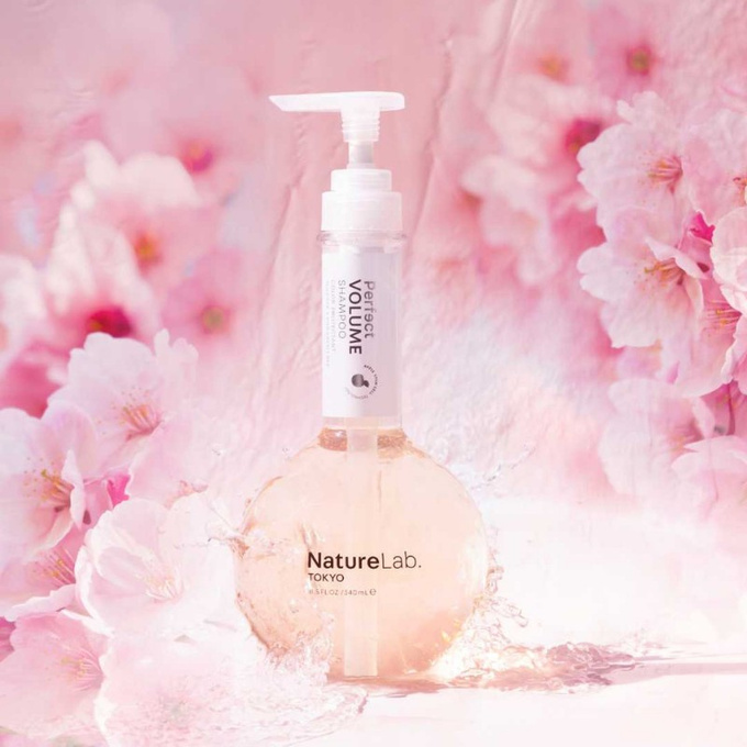 NatureLab.TOKYO Perfect Volume Shampoo Szampon dodający objętości, 340 ml