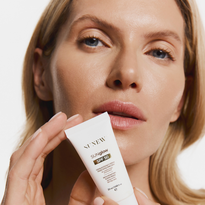 SunewMed+ SUNglow SPF50 odmładzający krem przeciwsłoneczny do twarzy 20 ml
