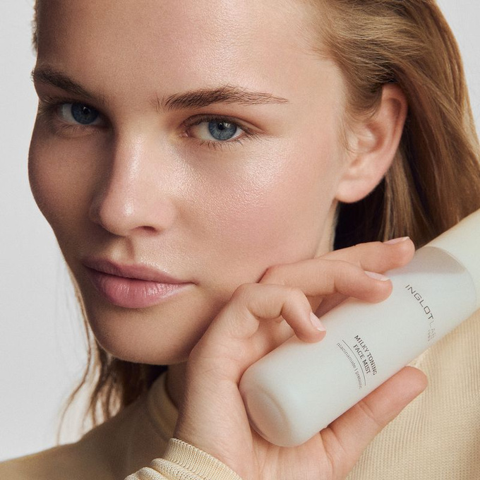 INGLOT Mleczna mgiełka tonizująca do twarzy, 100 ml