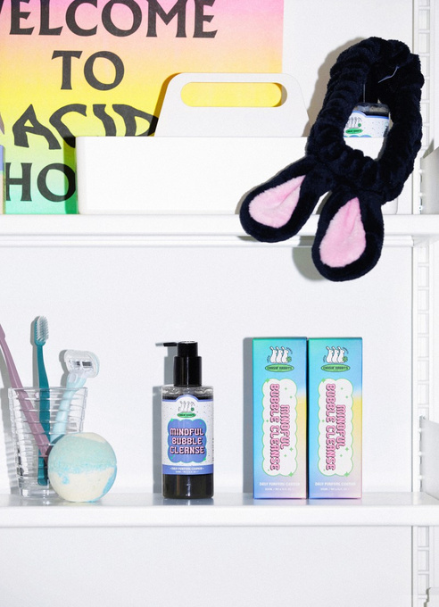 Chasin' Rabbits Mindful Bubble Cleanse Delikatny żel myjący do twarzy i ciała, 200 ml