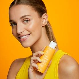 PUPA Milano Glow Essence Tonik rozświetlający