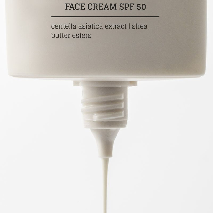 INGLOT Nawilżająco-wygładzający krem do twarzy SPF 50, 50 ml
