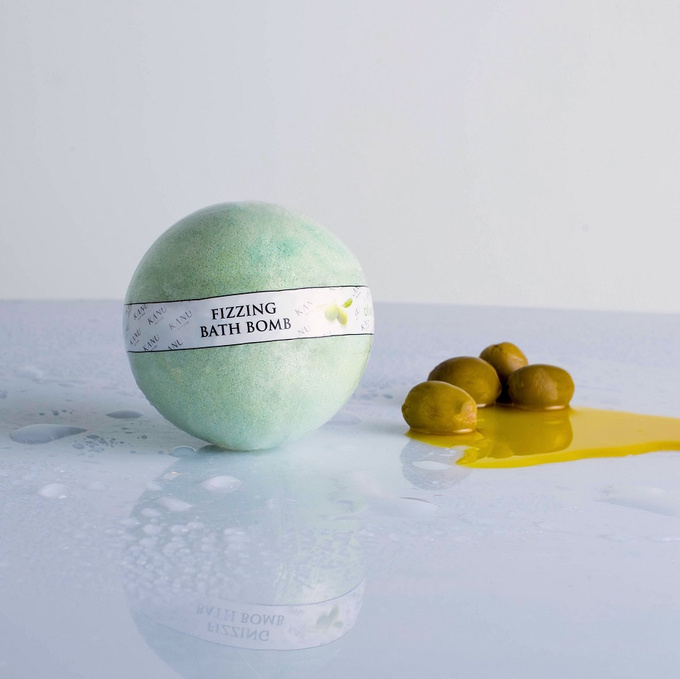 Kanu Nature Musująca kula do kąpieli Oliwkowa, 160 g