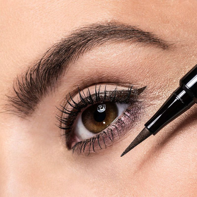 ArtDeco Eyeliner Long Lasting Liquid Liner Intense 04, 0,6 ml